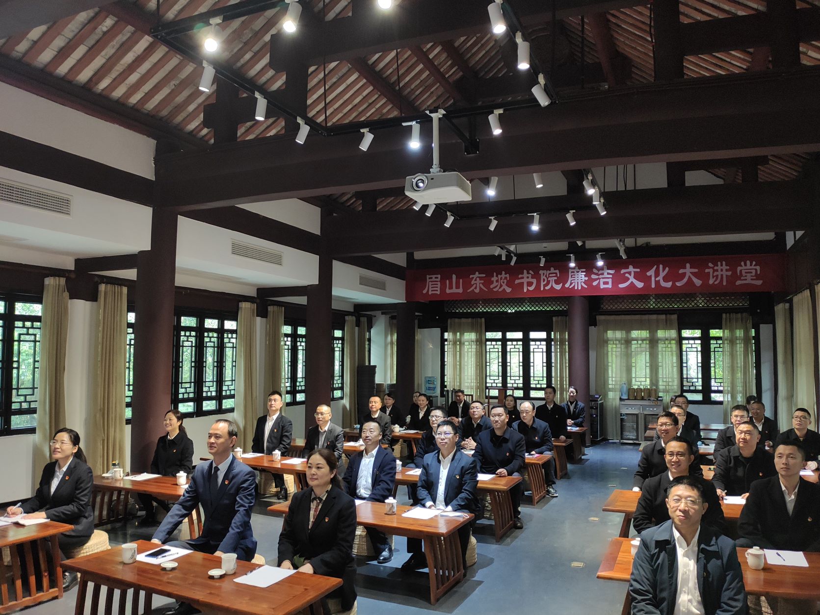 微信图片_202230.jpg